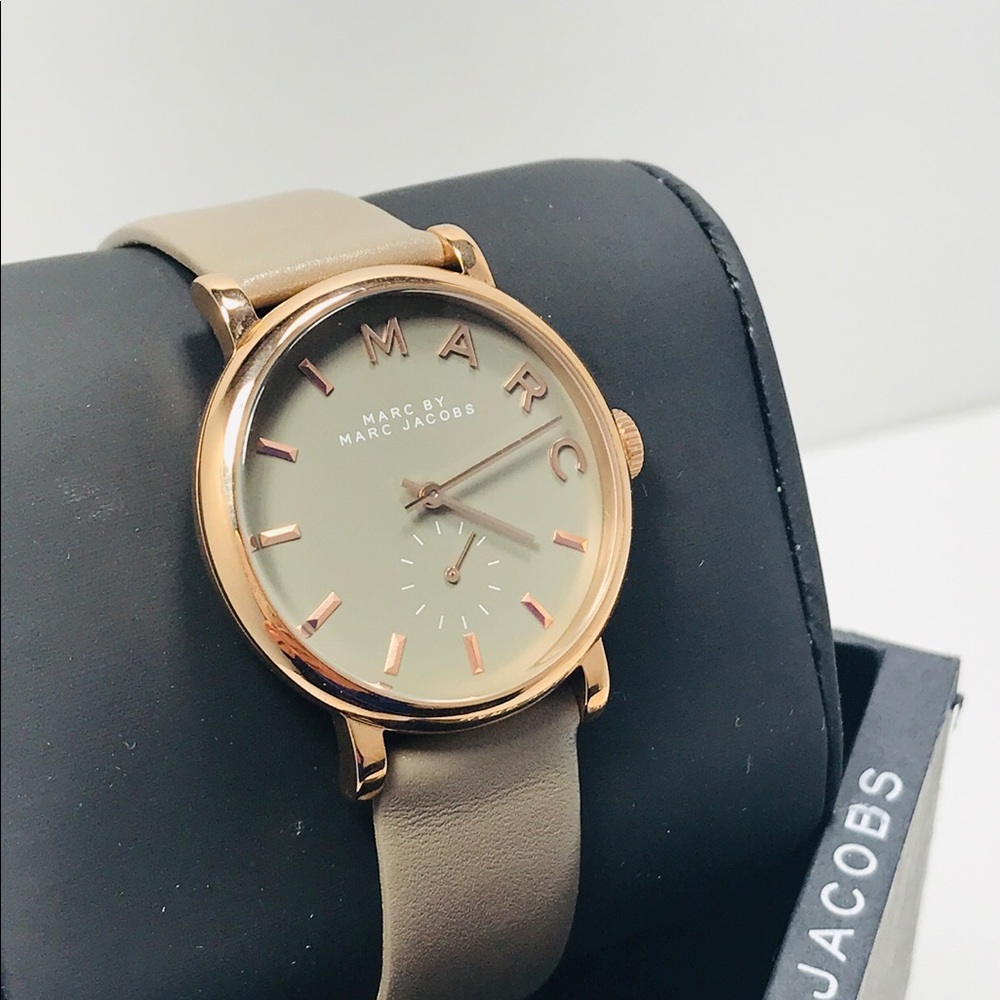 Authentic Marc Jacobs Leather Wristwatch - Picture 2 of 8